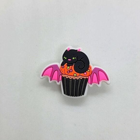 🎈5/$10🎈 CROC CHARMS.. bat, cupcake.. - Picture 1 of 1